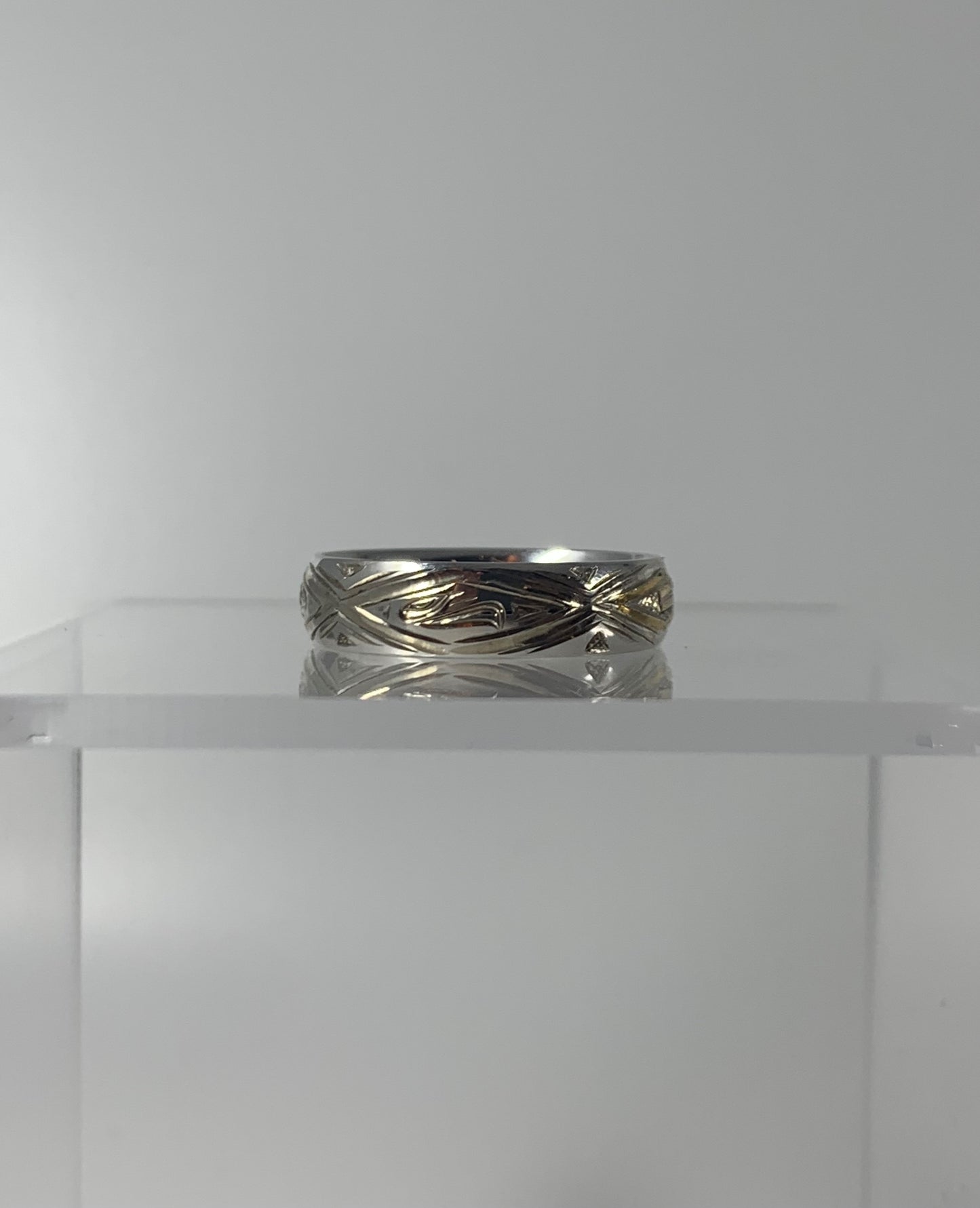 Ring- N. Galanin, White Gold, Ravens Tail Lovebird